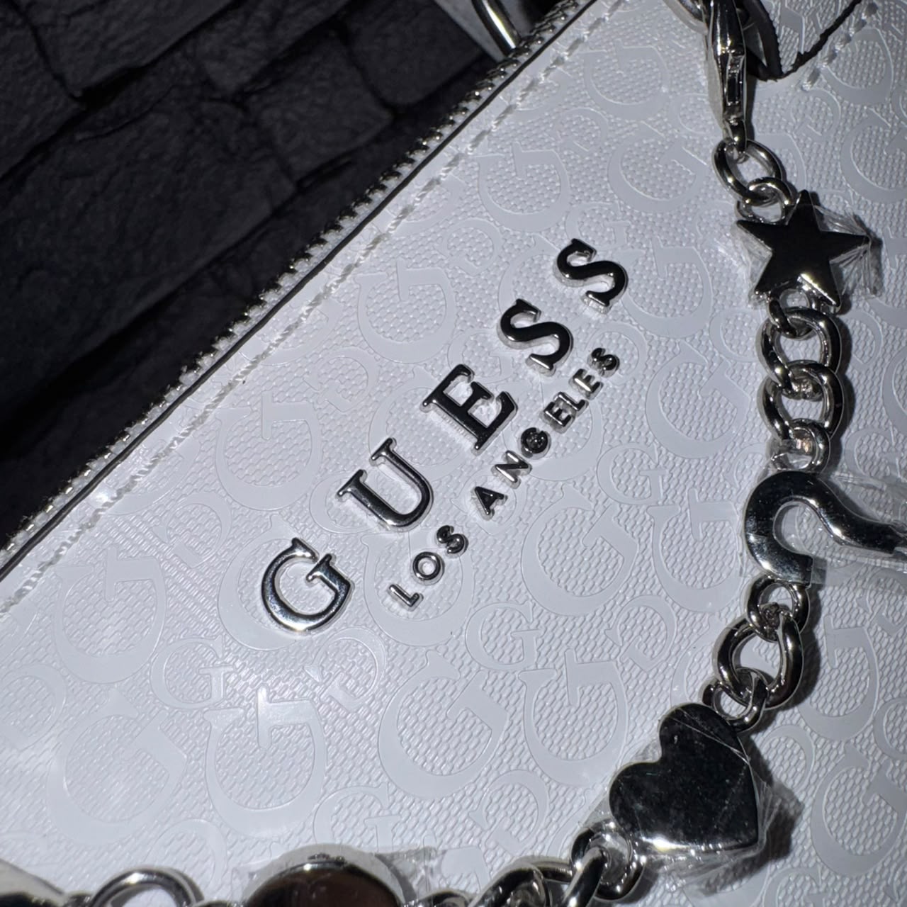 Cartera Guess Blanca con Monograma